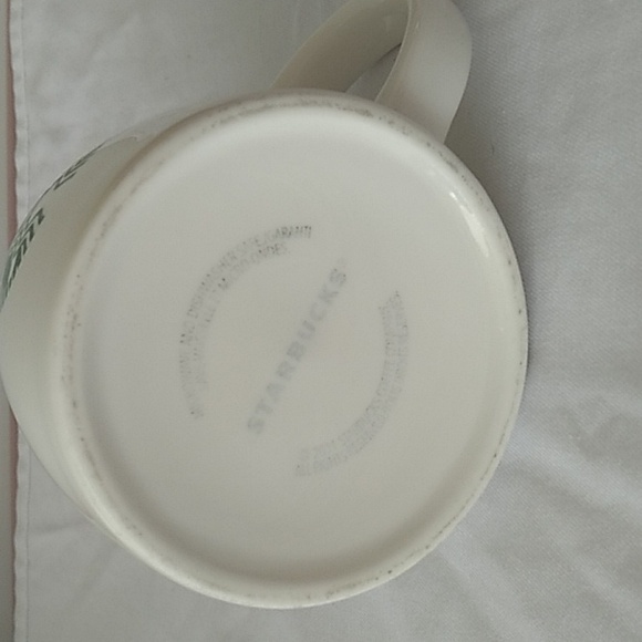 COPY - Starbucks Mug with Lid - Picture 7 of 8